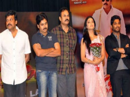 గబ్బర్ సింగ్ ఫంక్షన్‌లో రామ్ చరణ్‌పై ఫోకస్