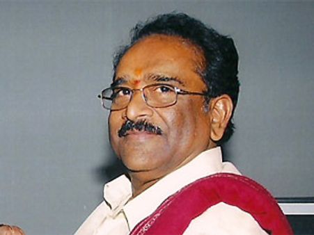 కమ్యూనిస్టునే, ఎన్టీఆర్ భక్తిభావన కల్పించారు: పరుచూరి