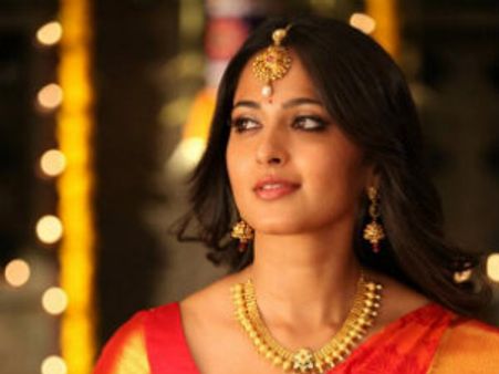 గర్భవతిగా సెక్సీ అనుష్క?