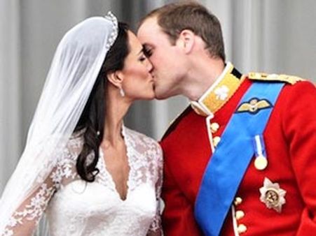 ఎవరికి తెలియని ప్లేసులో మొదటి వివాహ వార్షికోత్సవం