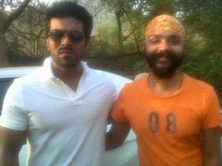 రామ్ చరణ్... జంజీర్ లుక్