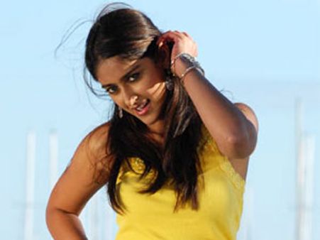 ఇంటి వేటలో బిజీగా ఇలియానా