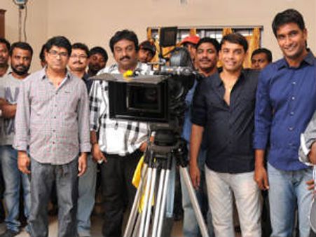 కామాక్షితో..నాగార్జున, దశరథ్ సినిమా ప్రారంభం