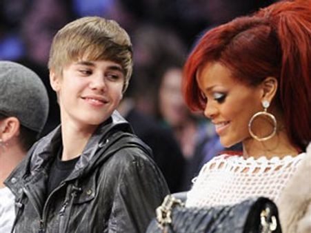 ఆమె ఫోన్ ఎందుకు అడుగుతున్నట్లు..: పాప్ సింగర్