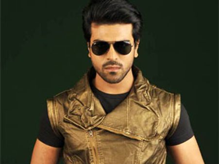 అతడు కింగ్... అంటున్న రామ్ చరణ్