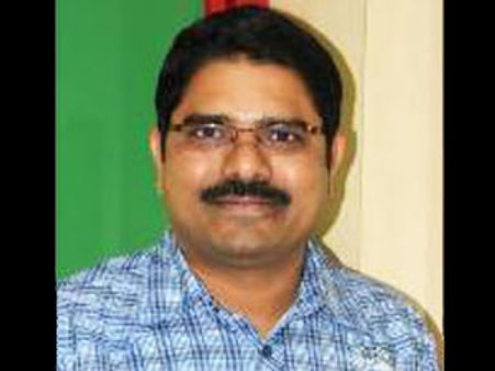 వీర్య దానం కథాంశంతో మధుర శ్రీధర్... డిటేల్స్