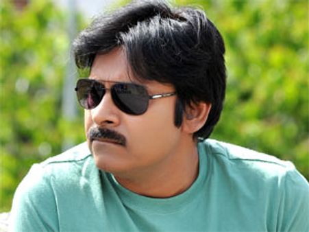 రజనీకాంత్ దారిలో... పవన్ కళ్యాణ్!