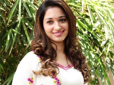 'ఊరికి మొనగాడు' రీమేక్ లో తమన్నా ఖరారు