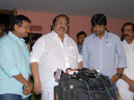 ‘గబ్బర్ సింగ్‌’పై దాసరి నారాయణరావు కామెంట్స్