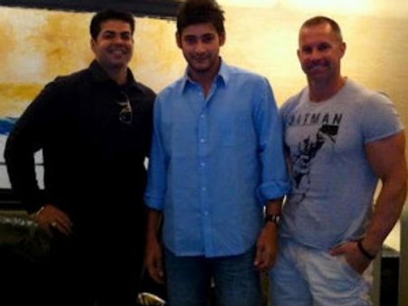 సిక్స్ ప్యాక్ ట్రైనర్ తో మహేష్ ఫోటో ఇదే!?