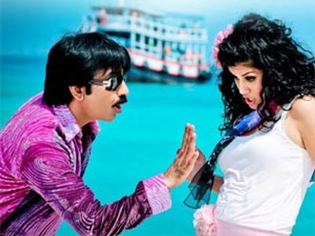 ‘దరువు’ టాక్ ఏమిటి?... మైనస్ పాయింట్స్!