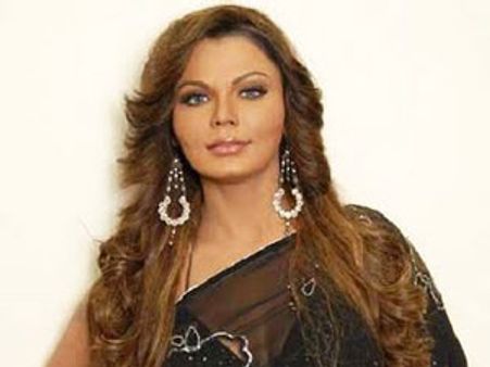 ‘ది డర్టీ పిక్చర్’రీమేక్ లో హాట్ ఐటం గర్ల్