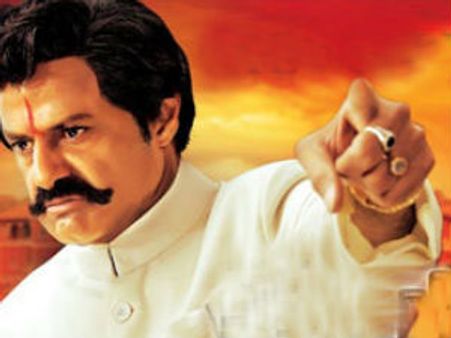 పాలిటిక్స్ పై త్రిశూలం ('అధినాయకుడు' ప్రివ్యూ)