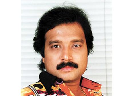 ఆసుపత్రి పాలైన నటుడు కార్తీక్