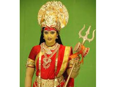 'నీ కొంగు బంగారం కాను' అంటున్న మీనా