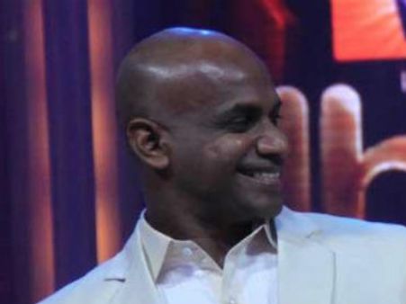 భిన్నమైన పిచ్‌పై జయసూర్య