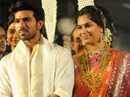 శ్రీమతితో.... శ్రీవారి చెంతకు రామ్ చరణ్