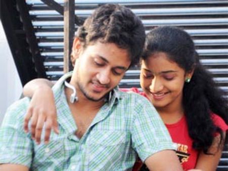 ‘ఒక రొమాంటిక్ క్రైం కథ’లో ఉంది బూతా? నీతా?