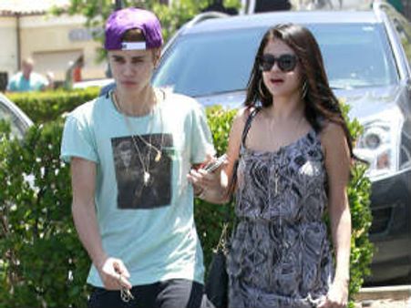 ప్రియురాలి కోసం హెలికాప్టర్‌ను అద్దెకు తీసుకున్న జస్టిన్ బైబర్