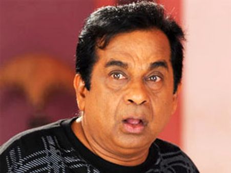 'గోచి సావిత్రి' పాత్రలో బ్రహ్మానందం