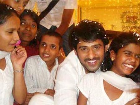 గొప్ప మనసు చాటుకున్న ప్రభాస్