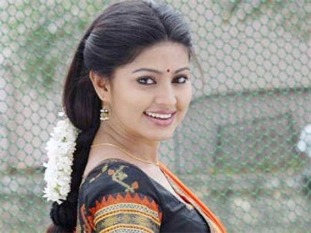 సముద్రంలో ప్రమాదం: ప్రాణాలతో బయటపడ్డ స్నేహ!