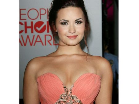 డేటింగ్ రూమర్స్: నాకు మంచి స్నేహితుడంటున్న సింగర్