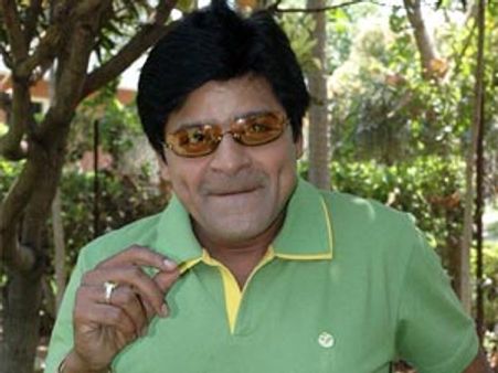 బూతులు ఉన్నాయో లేవో..కానీ ‘అలీ’ ఉన్నాడు!