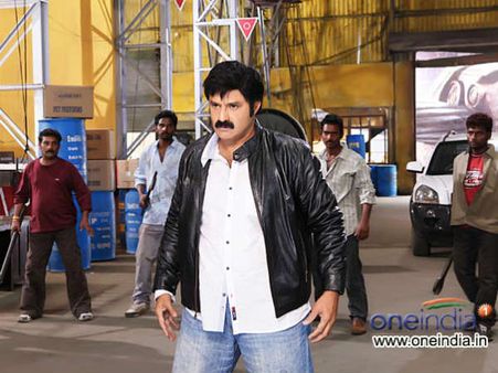 బాలయ్య సినిమాల్లోనే అదో రికార్డు