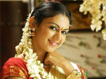 వేధించిన వారిని పట్టించిన కామ్మా జట్మలానీ