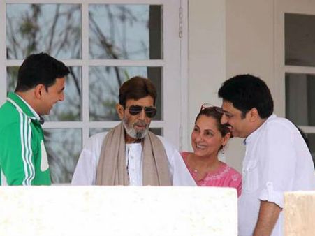 శనివారం ఆస్పత్రి నుండి డిశ్సార్జైన సూపర్ స్టార్ ' రాజేష్ ఖన్నా'