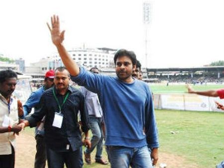 వైజాగ్ లో పవన్ కళ్యాణ్ క్రికెట్ ఆడునున్నారా?