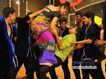 హాట్ న్యూస్ :'దేవుడు చేసిన మనుషులు'రిలీజ్ డేట్ మళ్లీ మారింది