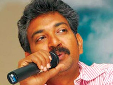 చిరు ఫ్యామిలీ వల్లే రాజమౌళిలో ఆ కసి?