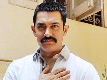 కార్మికుల కోసం ప్రధానిని కలిసిన అమీర్