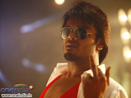 రికార్డులపై మంచు మనోజ్ ఘాటు కామెంట్