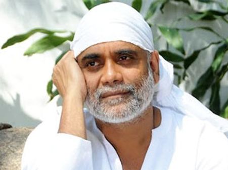 క్యాబ్, ఆటో డ్రైవర్లే నాగార్జున టార్గెట్