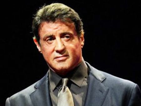 నా కుమారుడి మృతికి కారణాలు కనిపెట్టండి: సిల్వెస్టర్ స్టాలన్