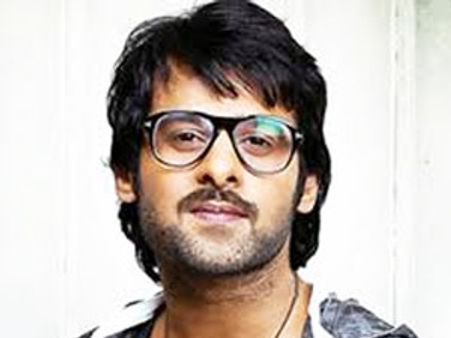 ప్రభాస్ ఎవరిపై పోరాటం చేశాడు?