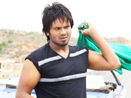 వేరే కులం వారు నెగిటివ్ రూమర్స్ తో..: మంచు మనోజ్