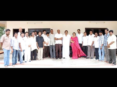 మీ వెనక నేనున్నా: దాసరి