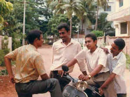 డైరెక్టర్ రాజమౌళి బచ్చా...!(ఓ లుక్కేయండి)