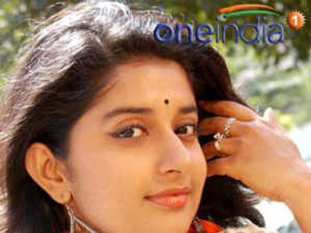 అతనితో ఎఫైర్ బహిర్గతం చేసిన మీరా జాస్మిన్