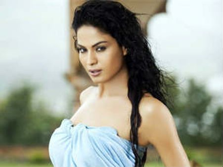 బ్యాన్ చేసిన వీణా మాలిక్ షో మళ్లీ ప్రసారం