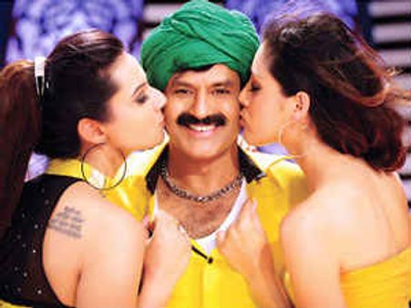 బాలకృష్ణ 'శ్రీమన్నారాయణ' పంచ్ డైలాగులు ఇవే