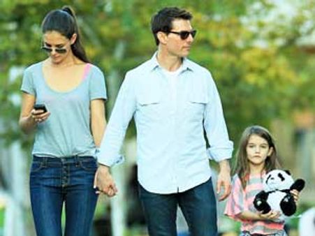 బ్రిడ్జిపై నుండి దూకి ఆత్మహత్య చేసుకున్న 'టాప్‌గన్' డైరెక్టర్