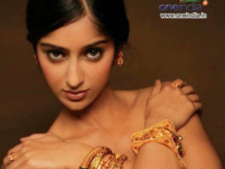 ‘జులాయి’లో ఎందుకంత సన్నగా ఉన్నానంటే... : ఇలియానా