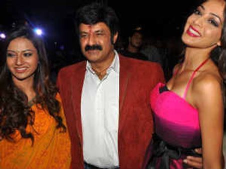 నాన్నగారు ఆ పాత్రలు చేయలేదు - నందమూరి బాలకృష్ణ