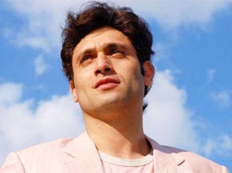 మళ్లీ సినిమాల్లోకి...(రేప్ కేసులో జైలుకెళ్లిన హీరో స్టేట్‌మెంట్)