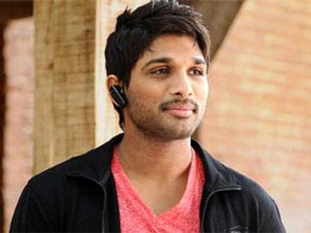 స్పెయిన్ కి వెళ్లిన అల్లు అర్జున్